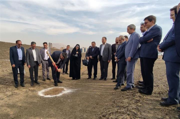 امضای تفاهمنامه و کلنگزنی بیمارستان ۵۰۰ تختخوابی تأمیناجتماعی در اصفهان امضای تفاهمنامه و کلنگزنی بیمارستان ۵۰۰ تختخوابی تأمیناجتماعی در اصفهان