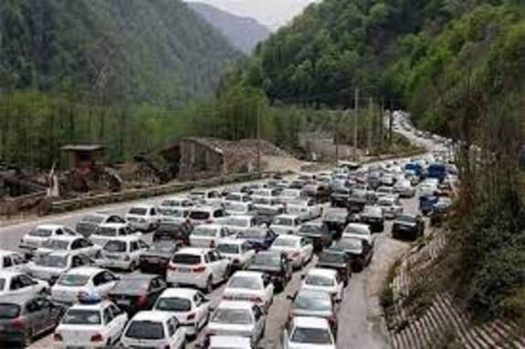 ترافیک شدید خودروها در جادههای منتهی به مازندران ترافیک شدید خودروها در جادههای منتهی به مازندران