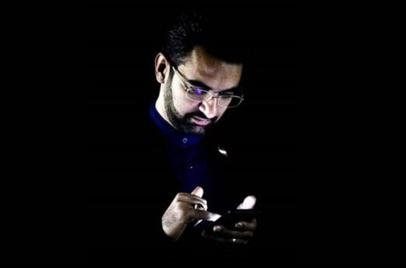 پاسخ جنجالی آذری جهرمی به فالوور اینستاگرامش! پاسخ جنجالی آذری جهرمی به فالوور اینستاگرامش!