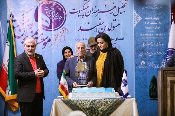 درگذشت دختر عزتالله رمضانیفر بر اثر تصادف درگذشت دختر عزتالله رمضانیفر بر اثر تصادف
