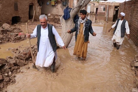 سیل در شمال افغانستان منجر به تخریب منازل شد سیل در شمال افغانستان منجر به تخریب منازل شد