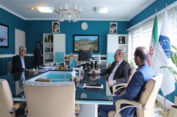 بازدید مدیرکل نظارت بر شرکتهای سازمان تأمیناجتماعی از تعدادی از شرکتهای این سازمان بازدید مدیرکل نظارت بر شرکتهای سازمان تأمیناجتماعی از تعدادی از شرکتهای این سازمان