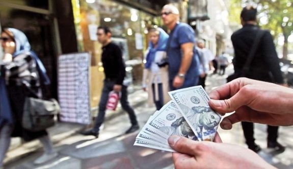 سه احتمال پیشروی بازار ارز در ۱۴۰۲ سه احتمال پیشروی بازار ارز در ۱۴۰۲