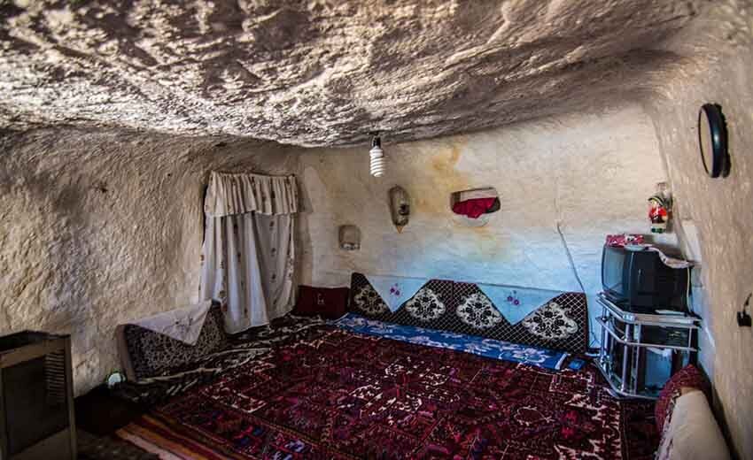 سفر به روستای کله قندی ایران سفر به روستای کله قندی ایران