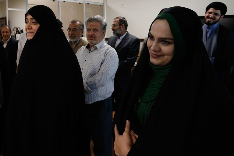 صحبتهای خبرساز الهام چرخنده در تلویزیون: «۱۰ سال است همکارانم بلاکم کردهاند» صحبتهای خبرساز الهام چرخنده در تلویزیون: «۱۰ سال است همکارانم بلاکم کردهاند»