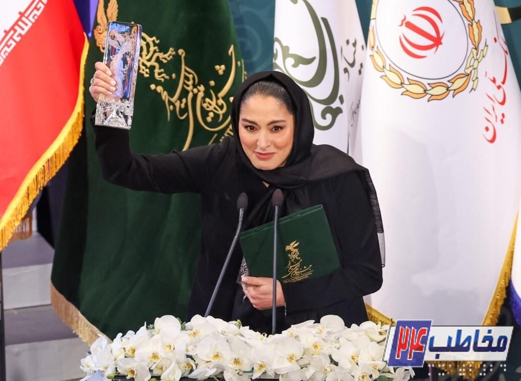 سیمرغ بلورین بهترین نقش اول زن به مارال بنی آدم برای فیلم «پروین» سیمرغ بلورین بهترین نقش اول زن به مارال بنی آدم برای فیلم «پروین»