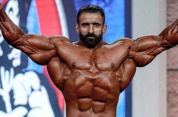 (ویدیو) لیفت وحشتناک هادی چوپان در باشگاه (ویدیو) لیفت وحشتناک هادی چوپان در باشگاه