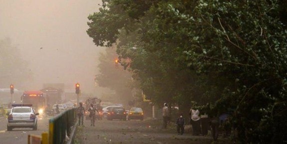 وزش باد و خیزش گرد و خاک در تهران وزش باد و خیزش گرد و خاک در تهران