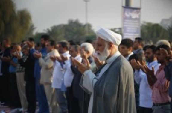 اقامه نماز باشکوه عید سعید فطر در مصلی بزرگ کیش اقامه نماز باشکوه عید سعید فطر در مصلی بزرگ کیش