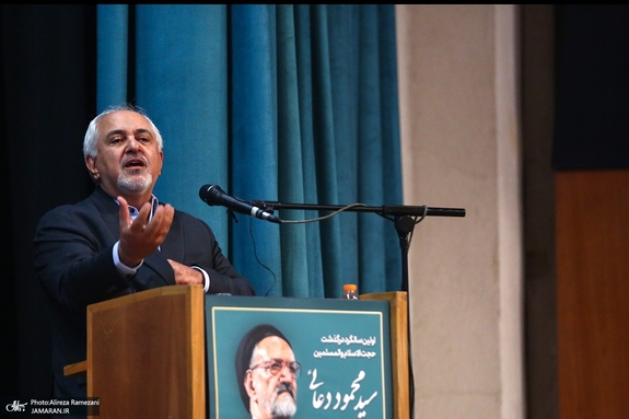 حاشیه های حضورخاتمی، شریعتمداری و ظریف در مراسم یادبود مرحوم سید محمود دعایی حاشیه های حضورخاتمی، شریعتمداری و ظریف در مراسم یادبود مرحوم سید محمود دعایی