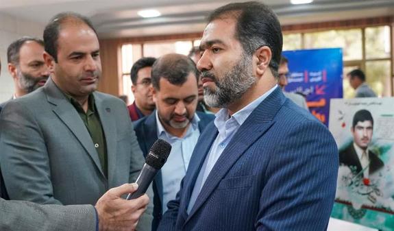 بازدید استاندار اصفهان از آثار روابط عمومی ذوب آهن بازدید استاندار اصفهان از آثار روابط عمومی ذوب آهن
