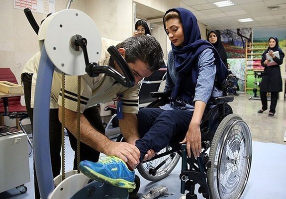 سارا عبدالملکی: با قوری و کتری مسخرهام کردند! سارا عبدالملکی: با قوری و کتری مسخرهام کردند!