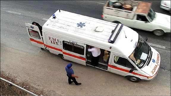 کتک خوردن امدادگران اورژانس در محله تهرانپارس کتک خوردن امدادگران اورژانس در محله تهرانپارس