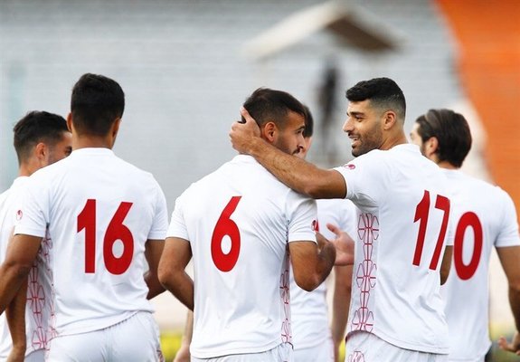ستاره پرسپولیسی مقابل ۲ پیشنهاد وسوسهانگیز ستاره پرسپولیسی مقابل ۲ پیشنهاد وسوسهانگیز