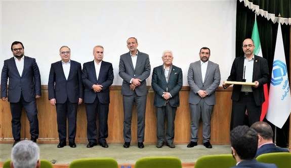 بیمه ایران رتبه نخست جشنواره روابط عمومیهای برتر صنعت بیمه را کسب کرد بیمه ایران رتبه نخست جشنواره روابط عمومیهای برتر صنعت بیمه را کسب کرد
