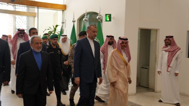 امیرعبداللهیان و فیصل بن فرحان دیدار و گفتگو کردند امیرعبداللهیان و فیصل بن فرحان دیدار و گفتگو کردند