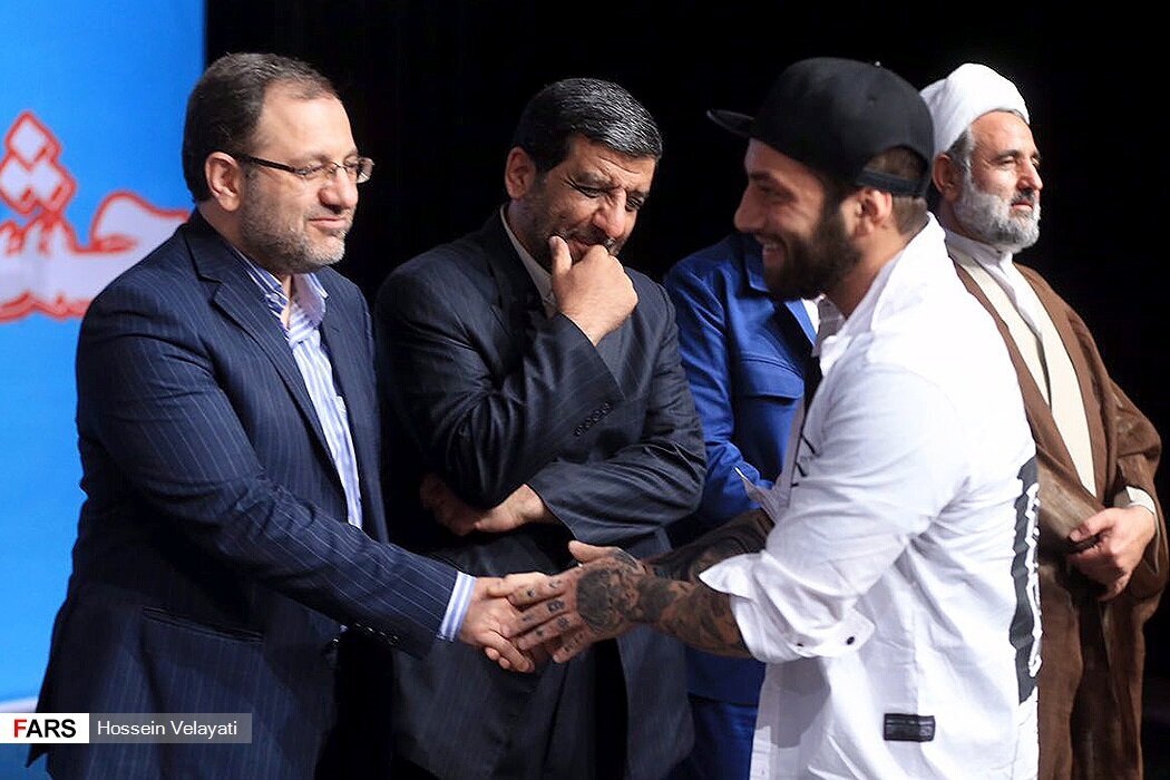 خوشوبش وزیر رئیسی و نمایندگان اصولگرای مجلس یازدهم با امیرتتلو+ عکس خوشوبش وزیر رئیسی و نمایندگان اصولگرای مجلس یازدهم با امیرتتلو+ عکس