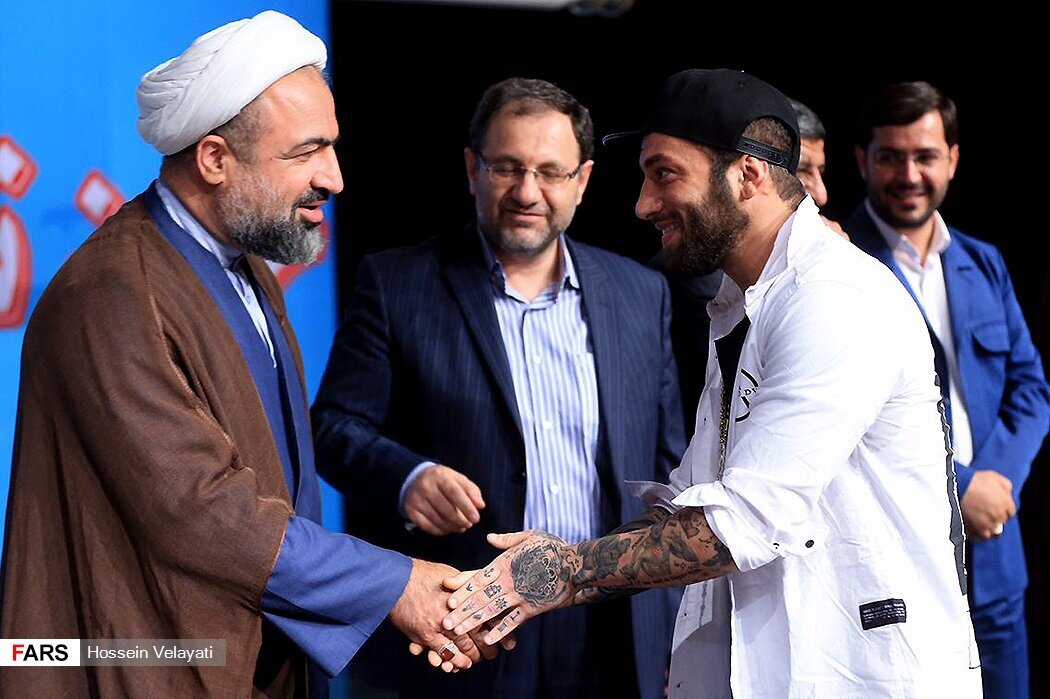 خوشوبش وزیر رئیسی و نمایندگان اصولگرای مجلس یازدهم با امیرتتلو+ عکس خوشوبش وزیر رئیسی و نمایندگان اصولگرای مجلس یازدهم با امیرتتلو+ عکس