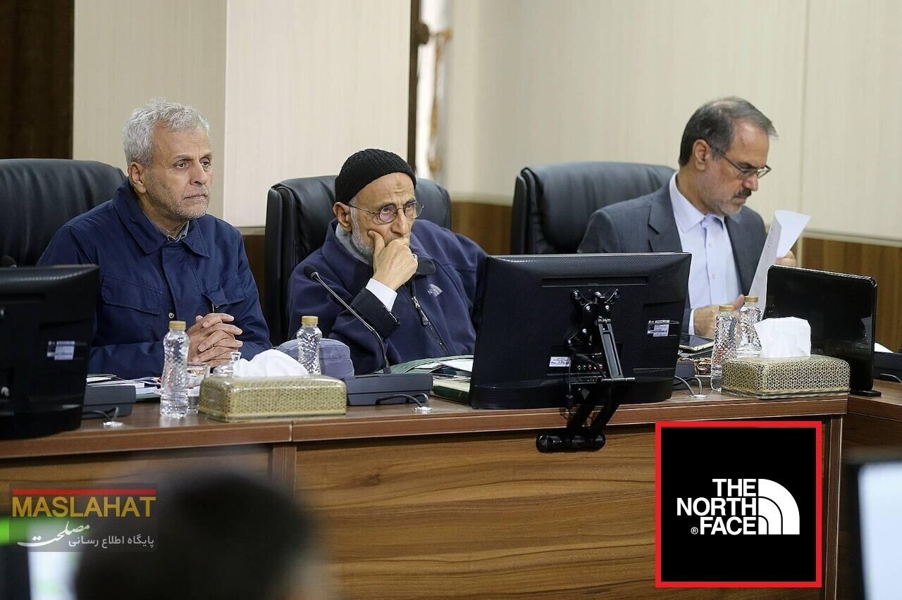 میرسلیم کاپشنی با برند آمریکایی میرسلیم کاپشنی با برند آمریکایی