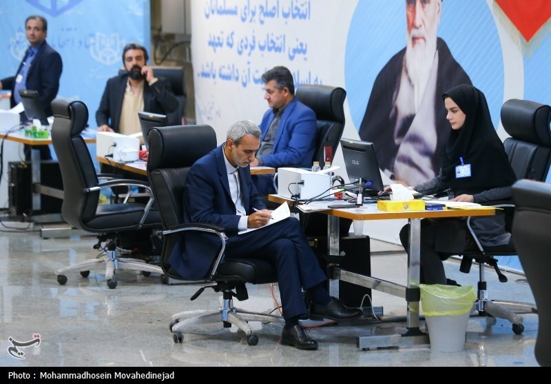 در اولین روز ثبتنام انتخابات ریاست جمهوری چه کسانی ثبت نام کردند؟ در اولین روز ثبتنام انتخابات ریاست جمهوری چه کسانی ثبت نام کردند؟