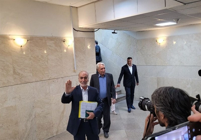 در اولین روز ثبتنام انتخابات ریاست جمهوری چه کسانی ثبت نام کردند؟ در اولین روز ثبتنام انتخابات ریاست جمهوری چه کسانی ثبت نام کردند؟