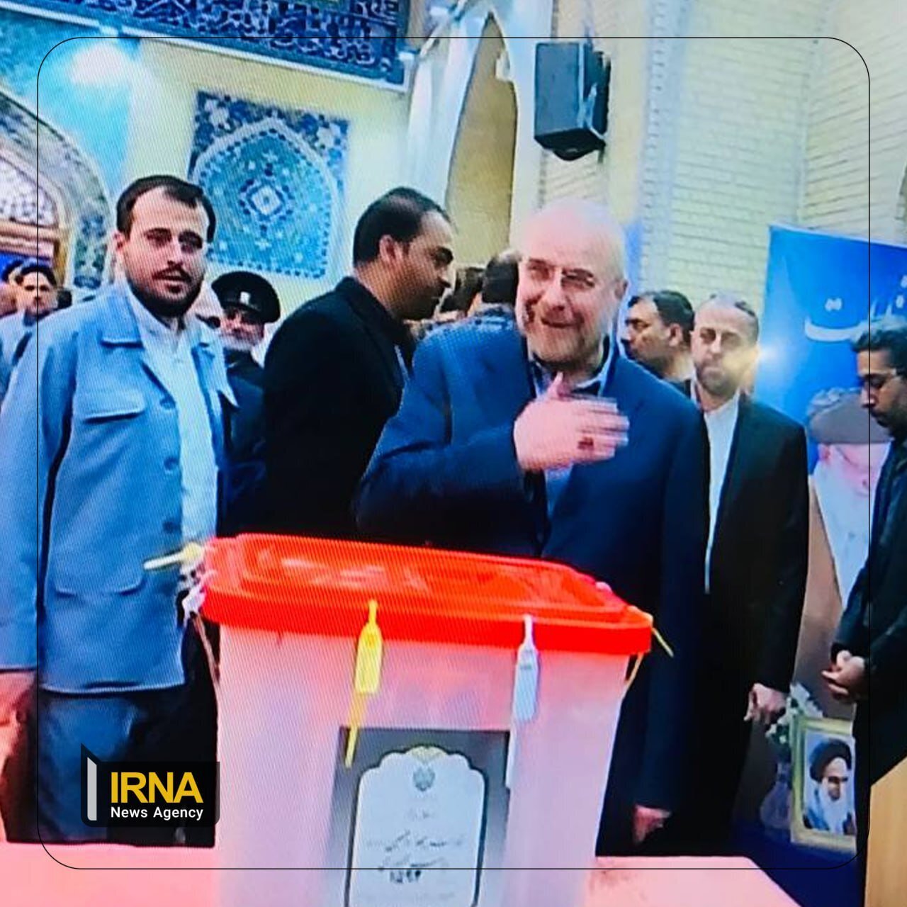 واعظی با همسرش به جماران رفت واعظی با همسرش به جماران رفت