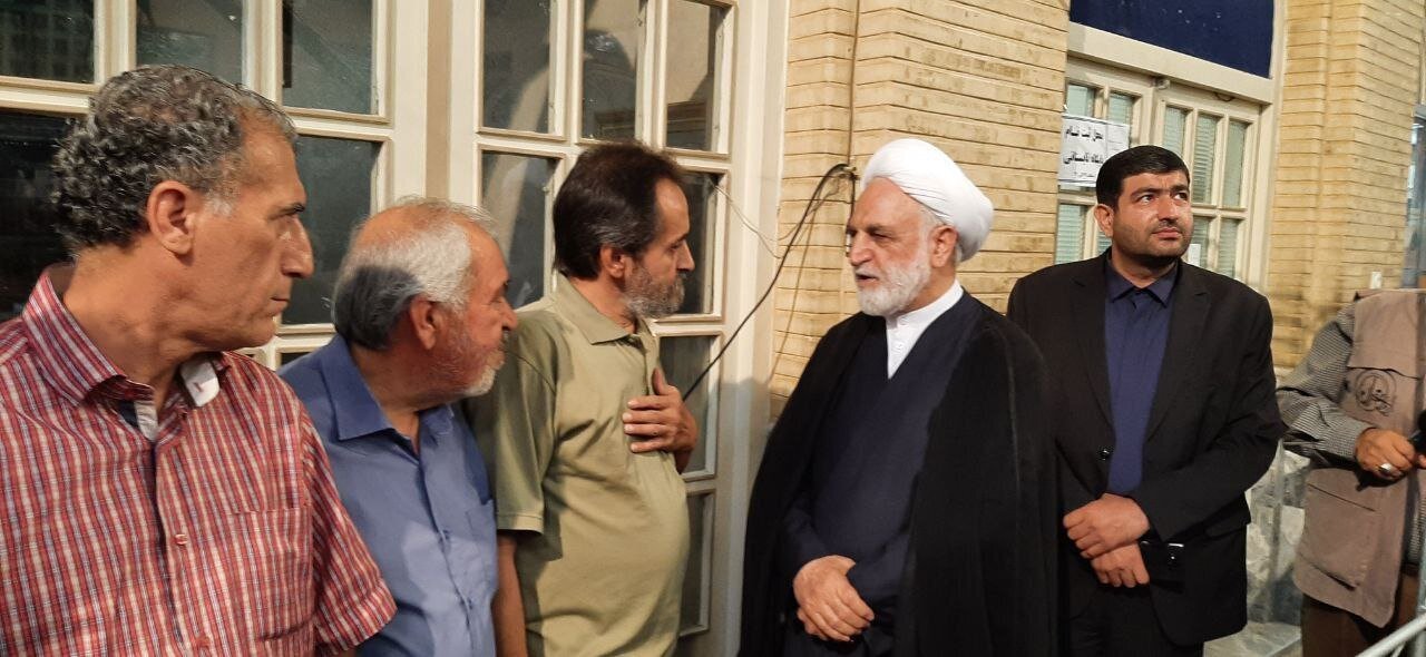 واعظی با همسرش به جماران رفت واعظی با همسرش به جماران رفت