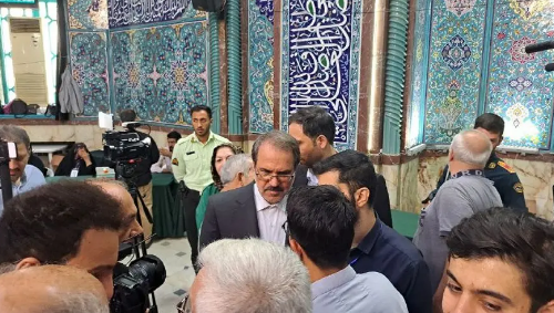 چه کسانی تا الان رای خود را به صندوق انداخته اند؟ چه کسانی تا الان رای خود را به صندوق انداخته اند؟