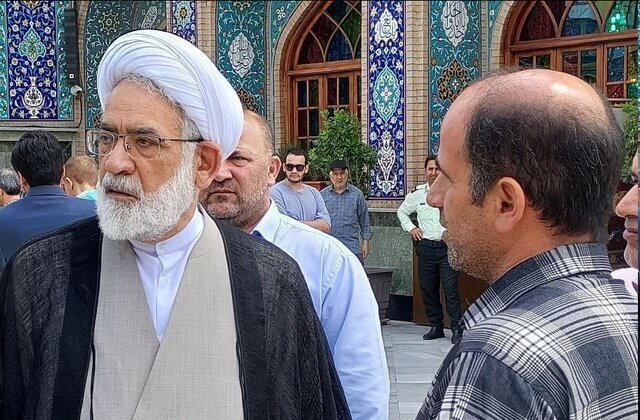 کواکبیان به حسینیه ارشاد رفت کواکبیان به حسینیه ارشاد رفت