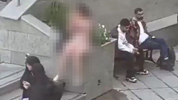 برهنه شدن یک دانشجو در محوطه دانشگاه علوم و تحقیقات برهنه شدن یک دانشجو در محوطه دانشگاه علوم و تحقیقات