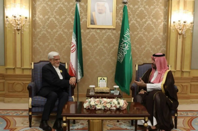 دیدار عارف با بن سلمان در ریاض دیدار عارف با بن سلمان در ریاض