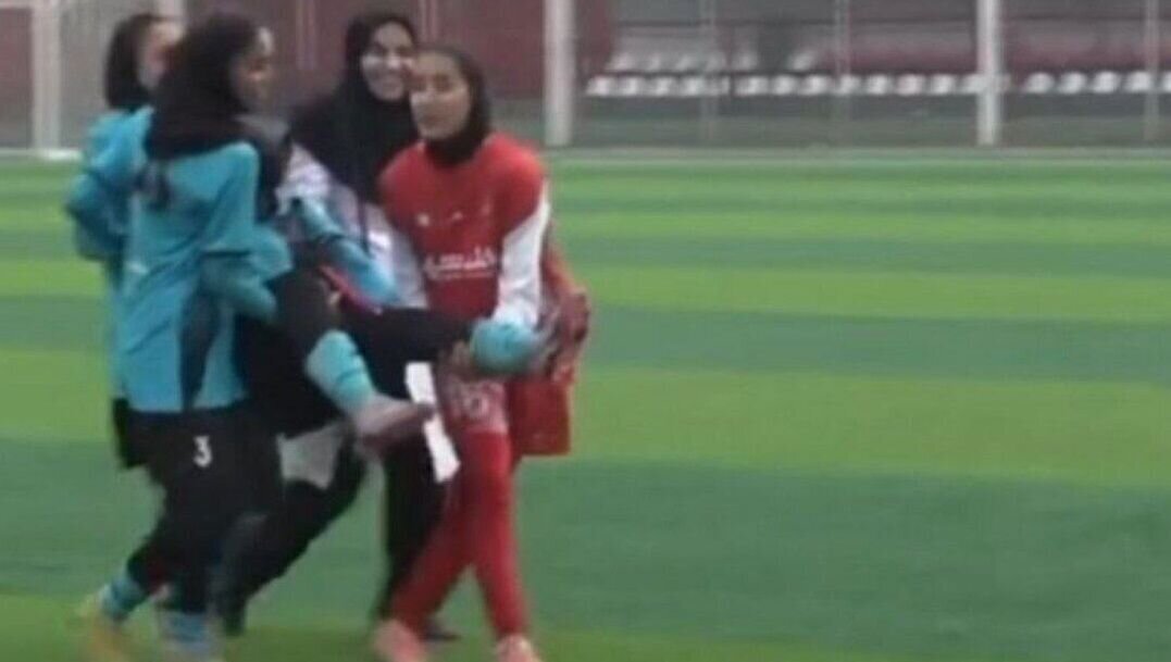تصویر جنجالی از بازی زنان پرسپولیس تصویر جنجالی از بازی زنان پرسپولیس