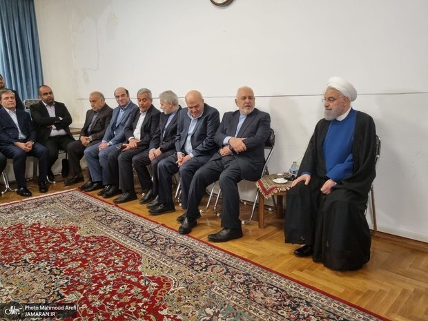 ظریف و همتی در دیدار نوروزی با حسن روحانی ظریف و همتی در دیدار نوروزی با حسن روحانی
