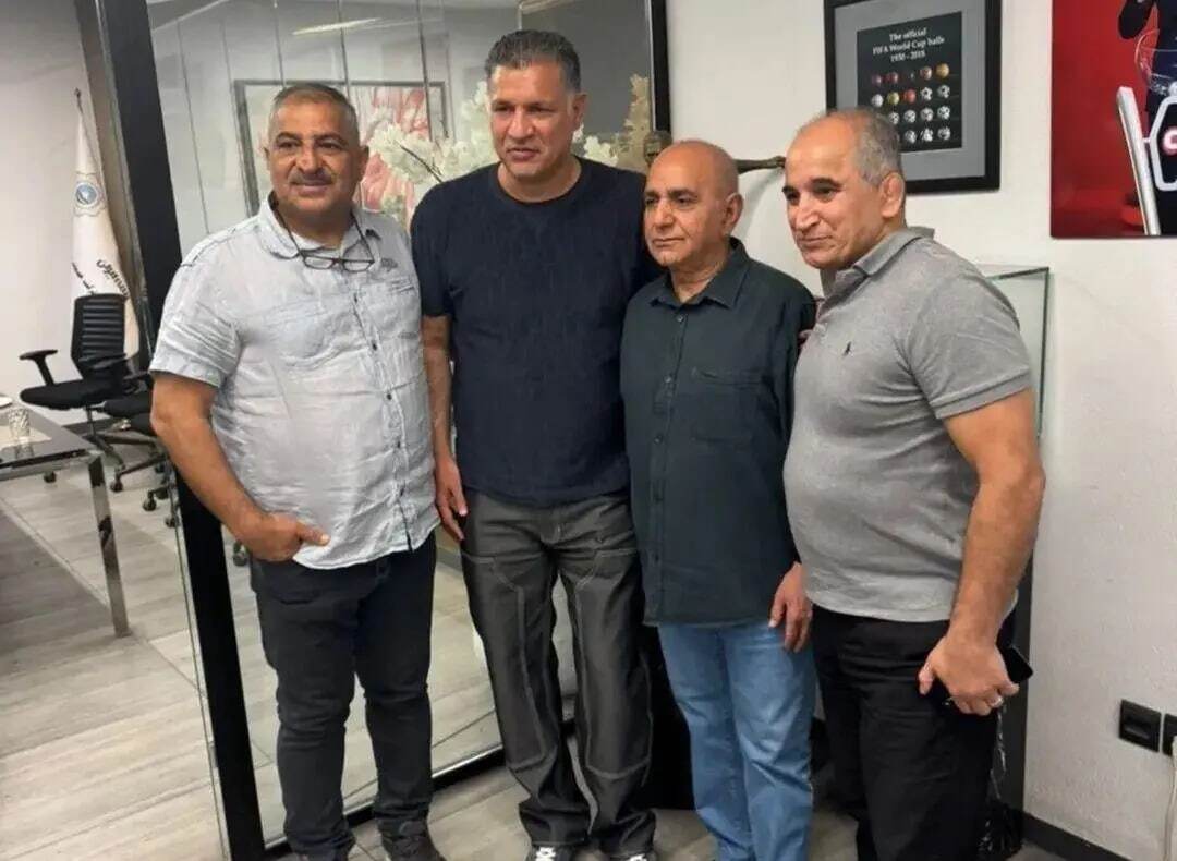 ستاره فوتبال با ستاره سینما دیدارو گفتوگو کرد. ستاره فوتبال با ستاره سینما دیدارو گفتوگو کرد.