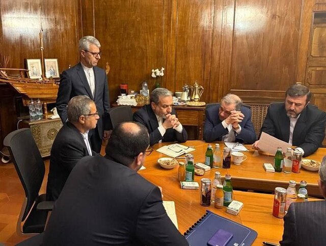 تصاویری از تیم ایرانی در مذاکرات غیرمستقیم با آمریکا در رم