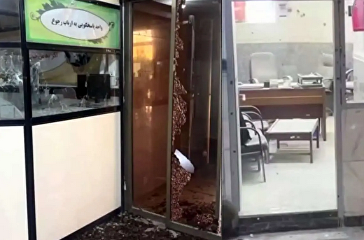 نخستین تصاویر از داخل ساختمان دادگستری زاهدان بعد از حمله تروریستی