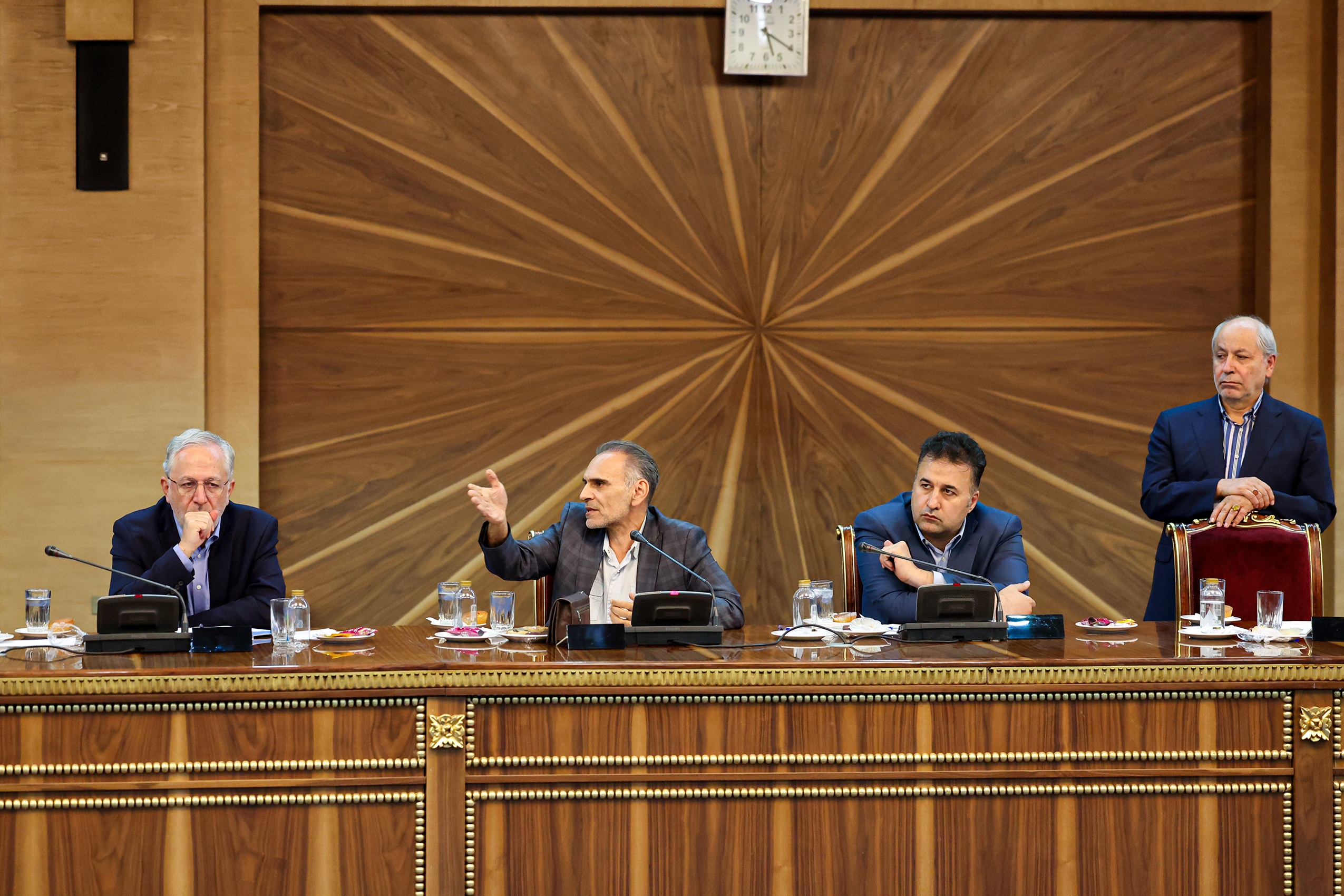 پزشکیان: اصلاحات اقتصادی با مشارکت دانشگاهها و کارشناسان پزشکیان: اصلاحات اقتصادی با مشارکت دانشگاهها و کارشناسان