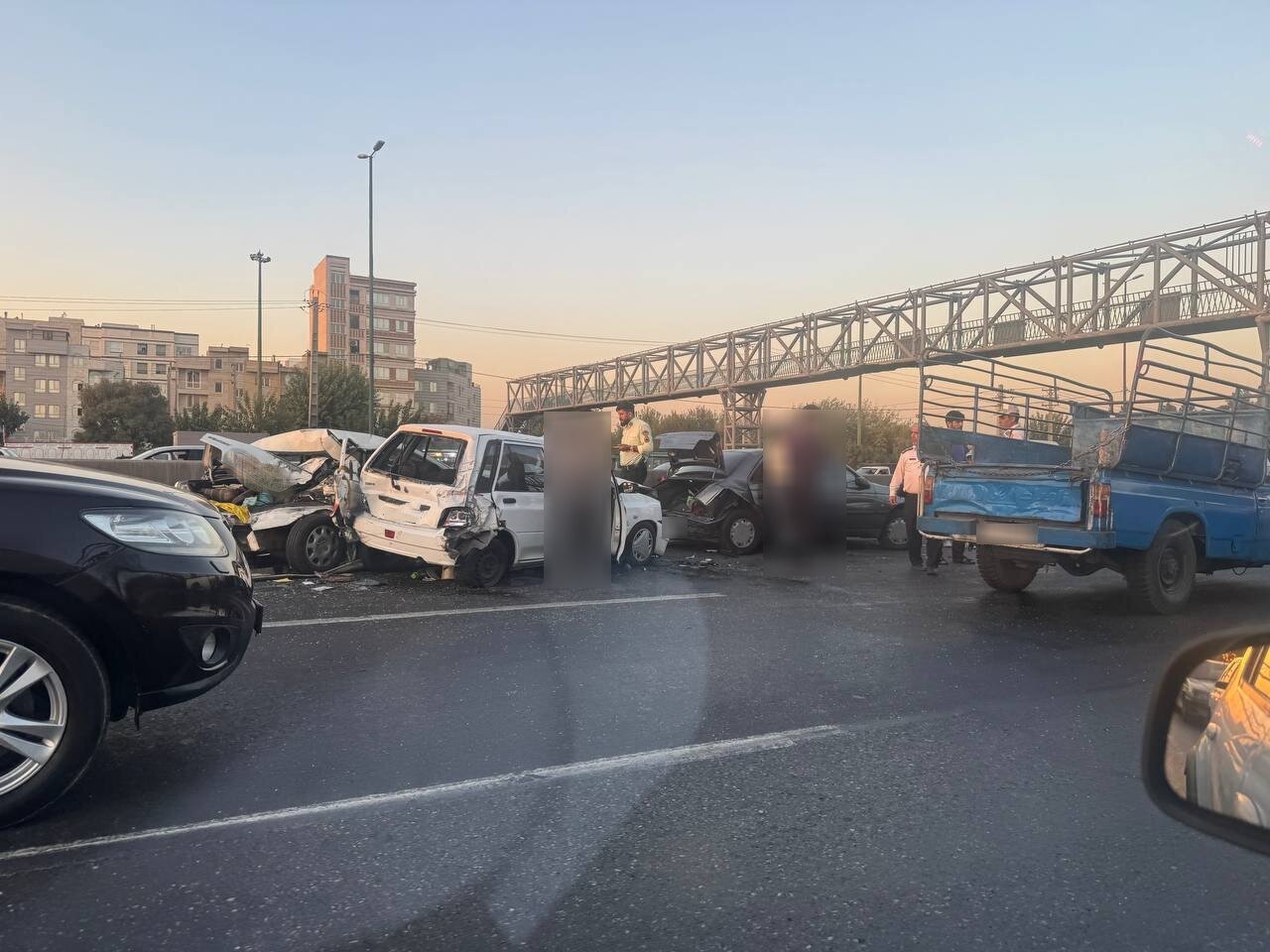 تصادف زنجیرهای وترافیک سنگین دراتوبان آزادگان+عکس تصادف زنجیرهای وترافیک سنگین دراتوبان آزادگان+عکس