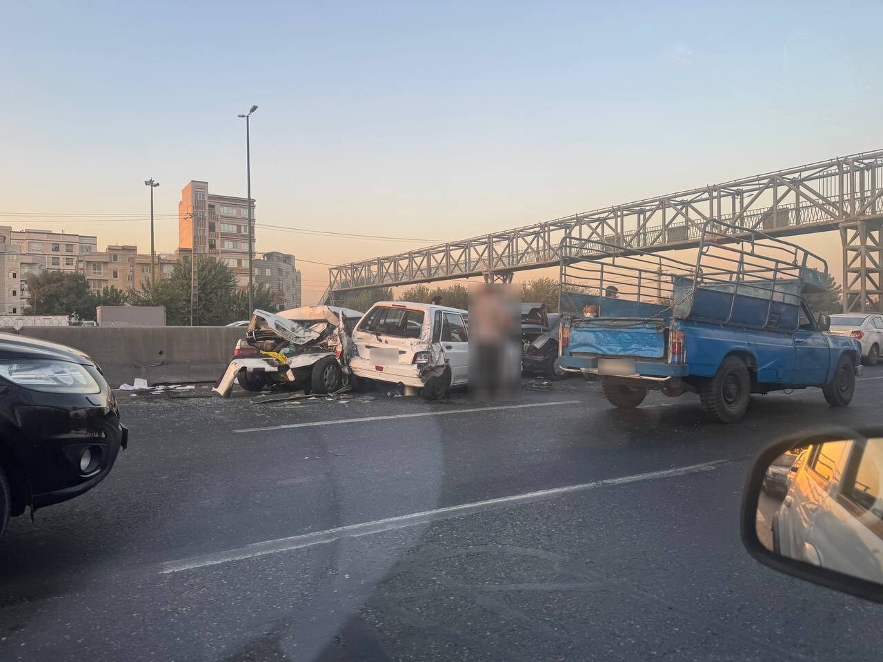 تصادف زنجیرهای وترافیک سنگین دراتوبان آزادگان+عکس تصادف زنجیرهای وترافیک سنگین دراتوبان آزادگان+عکس