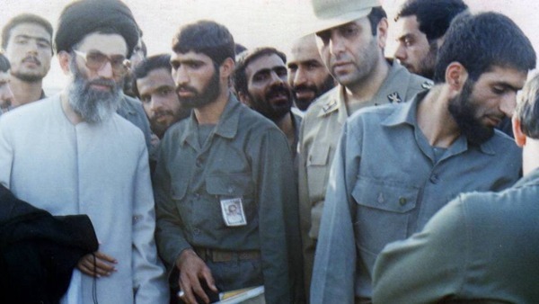 عکسی کمیاب از حضور هبر انقلاب در جمع نیروهای موشکی سپاه عکسی کمیاب از حضور هبر انقلاب در جمع نیروهای موشکی سپاه