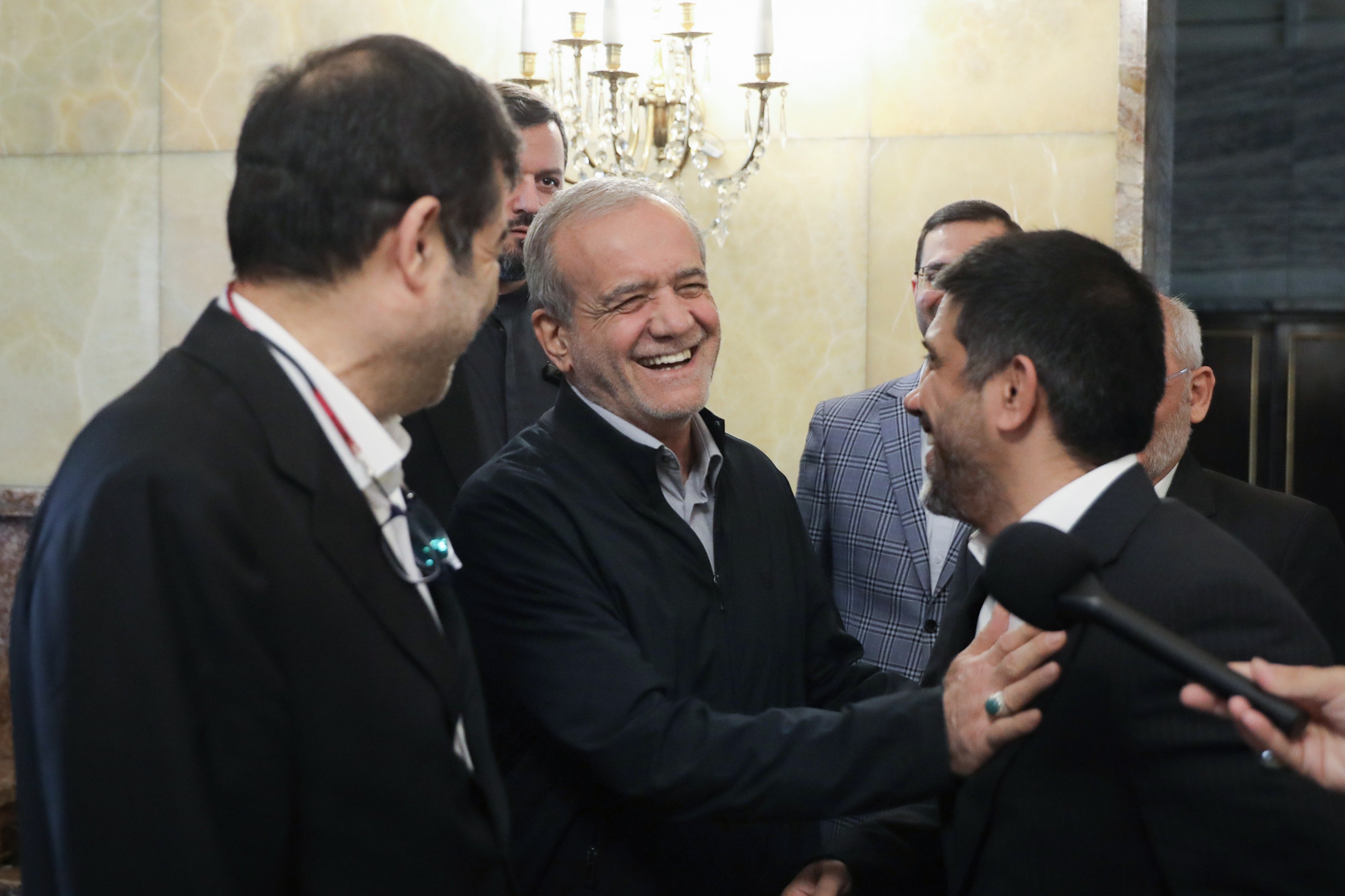 پزشکیان در جمع قهرمانان کشتی: تسلیمشدن در وجود ما نیست پزشکیان در جمع قهرمانان کشتی: تسلیمشدن در وجود ما نیست
