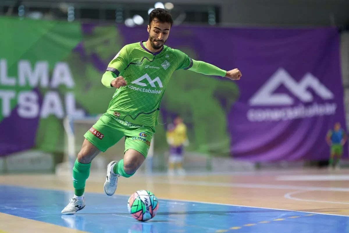 مرد سال فوتسال آسیا: استقلالی‌ام، ولی الگوهایم پرسپولیسی‌اند!