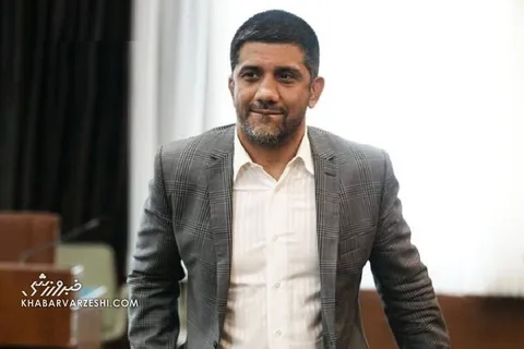 دبیر: به او گفتم موهایت را کوتاه کن!