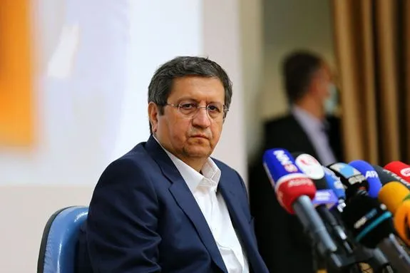 با حذف دلار از معاملات تجاری، مشکل روند نزولی ارزش پول کشور حل نمی‌شود
