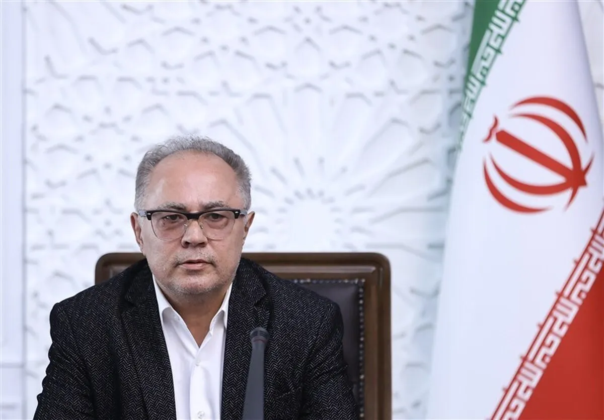 صرفا بخاطر سفر نوروزی به قطب جنوب از ادامه مسئولیت معاف شده‌ام!