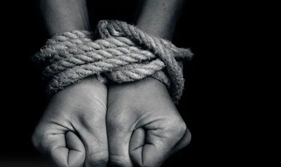 دستگیری ۲ جوان شیرازی در گروگانگیری ۱۴ نفر در مشهد