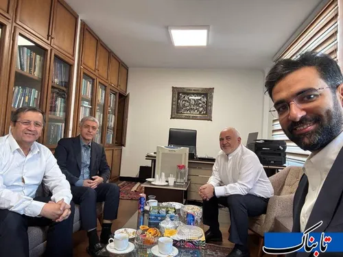وزیر اقتصاد را در این تصویر پیدا کنید!