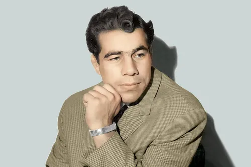 رونمایی از برخی اقلام و عکس‌های شخصی غلامرضا تختی