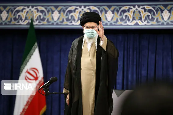 دیدار جمعی از پیشکسوتان و فرماندهان دفاع مقدس با رهبر انقلاب