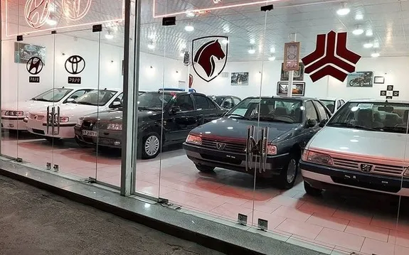 قیمت خودرو‌های داخلی در بازار امروز ۱۰ مهر ۱۴۰۱+ جدول